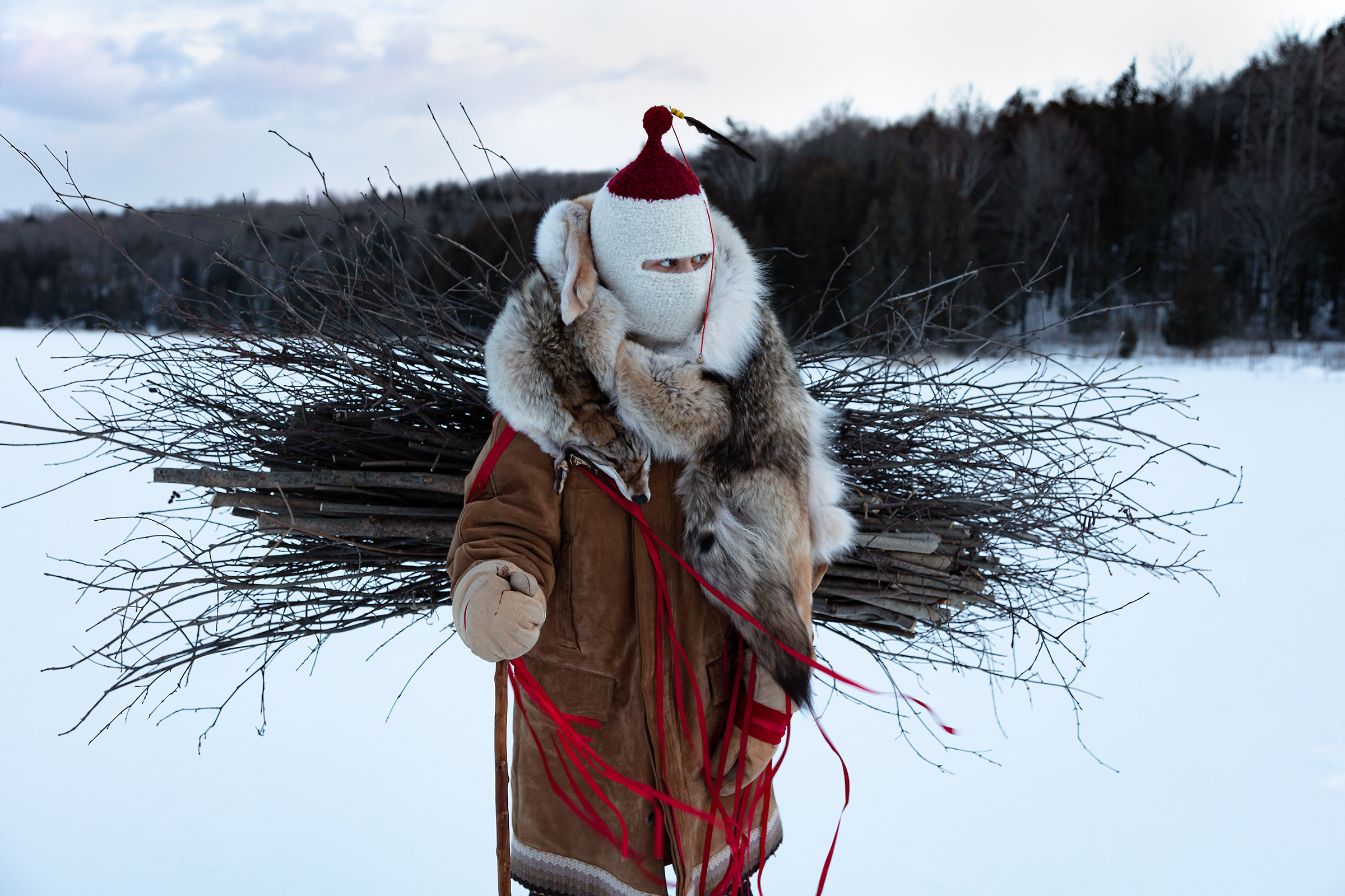 Meryl McMaster, When the Shadows Fall, 2022, from the series ôhkominak âcimowina / Stories of my Grandmothers. Courtesy of the artist, Stephen Bulger Gallery, and Pierre-François Ouellette art contemporain