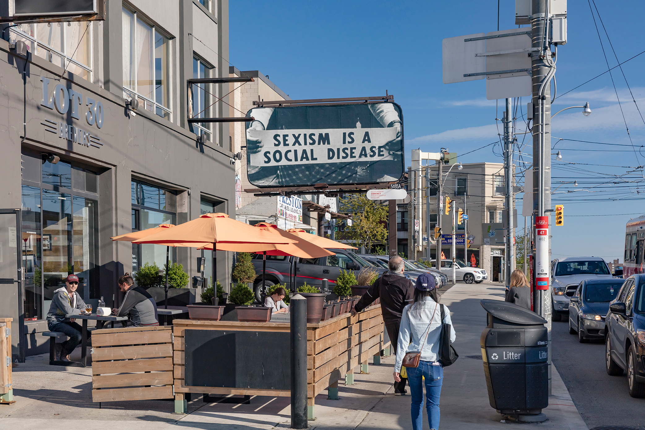     Carmen Winant, XYZ-SOB-ABC, Installation on billboards, Toronto, 2019. Photo: Toni Hafkenscheid. Courtesy CONTACT, the artist.

