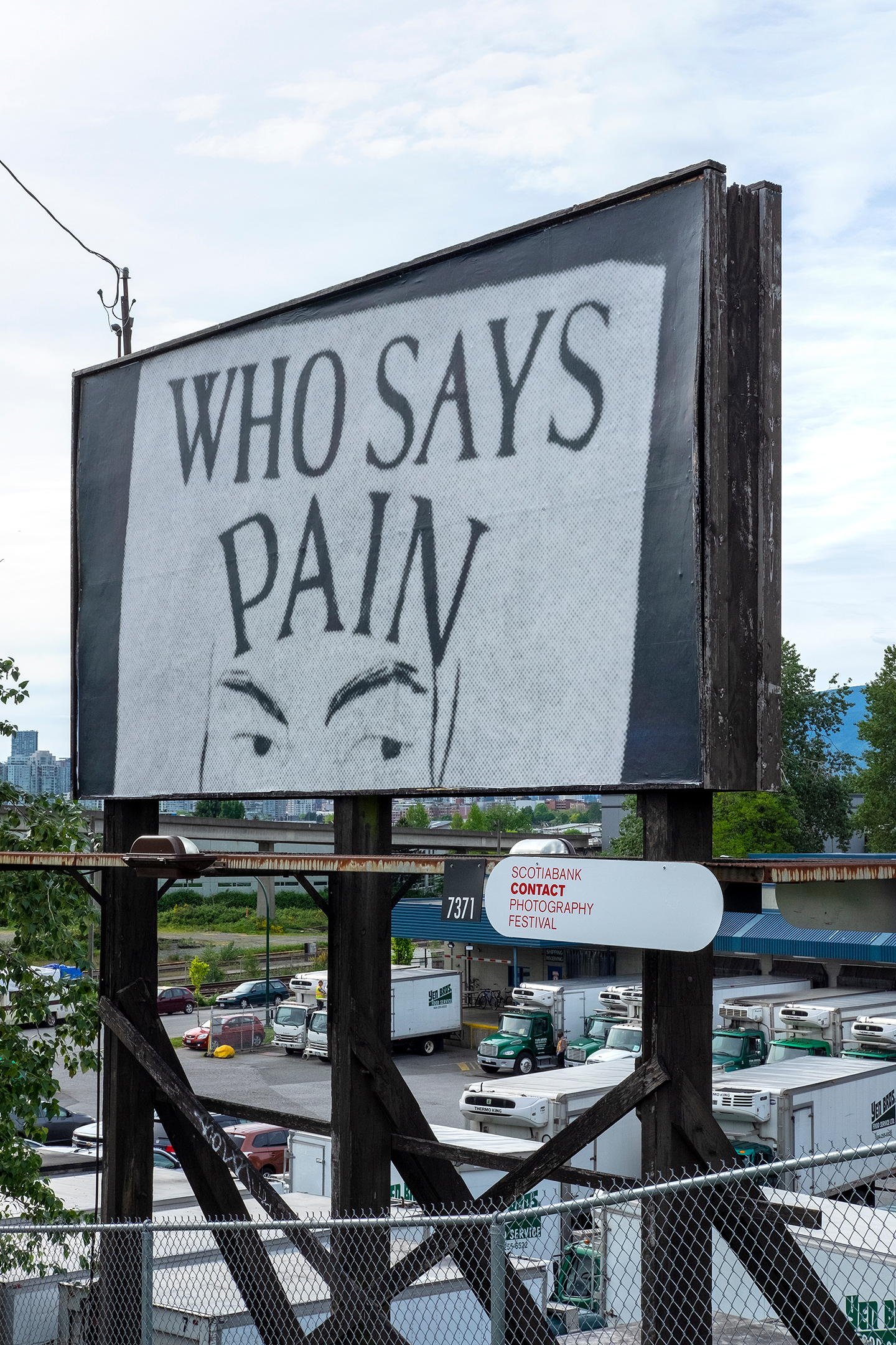     Carmen Winant, XYZ-SOB-ABC, Installation on billboards, Toronto, 2019. Photo: Aaron Friend Lettner. Courtesy CONTACT, the artist.

