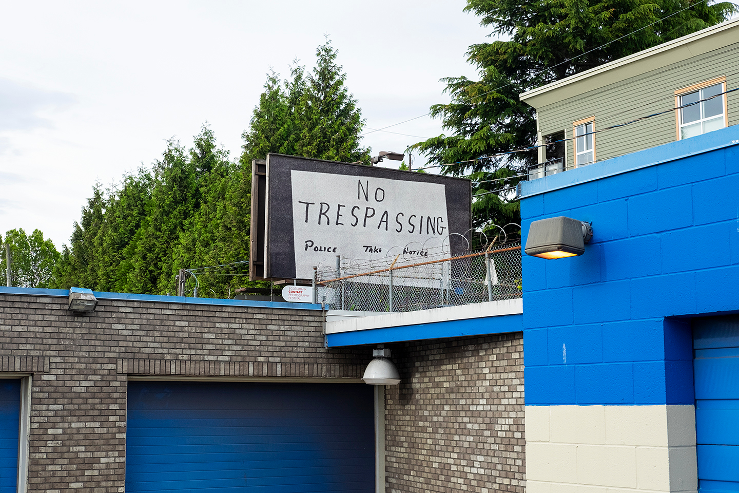     Carmen Winant, XYZ-SOB-ABC, Installation on billboards, Toronto, 2019. Photo: Aaron Friend Lettner. Courtesy CONTACT, the artist.

