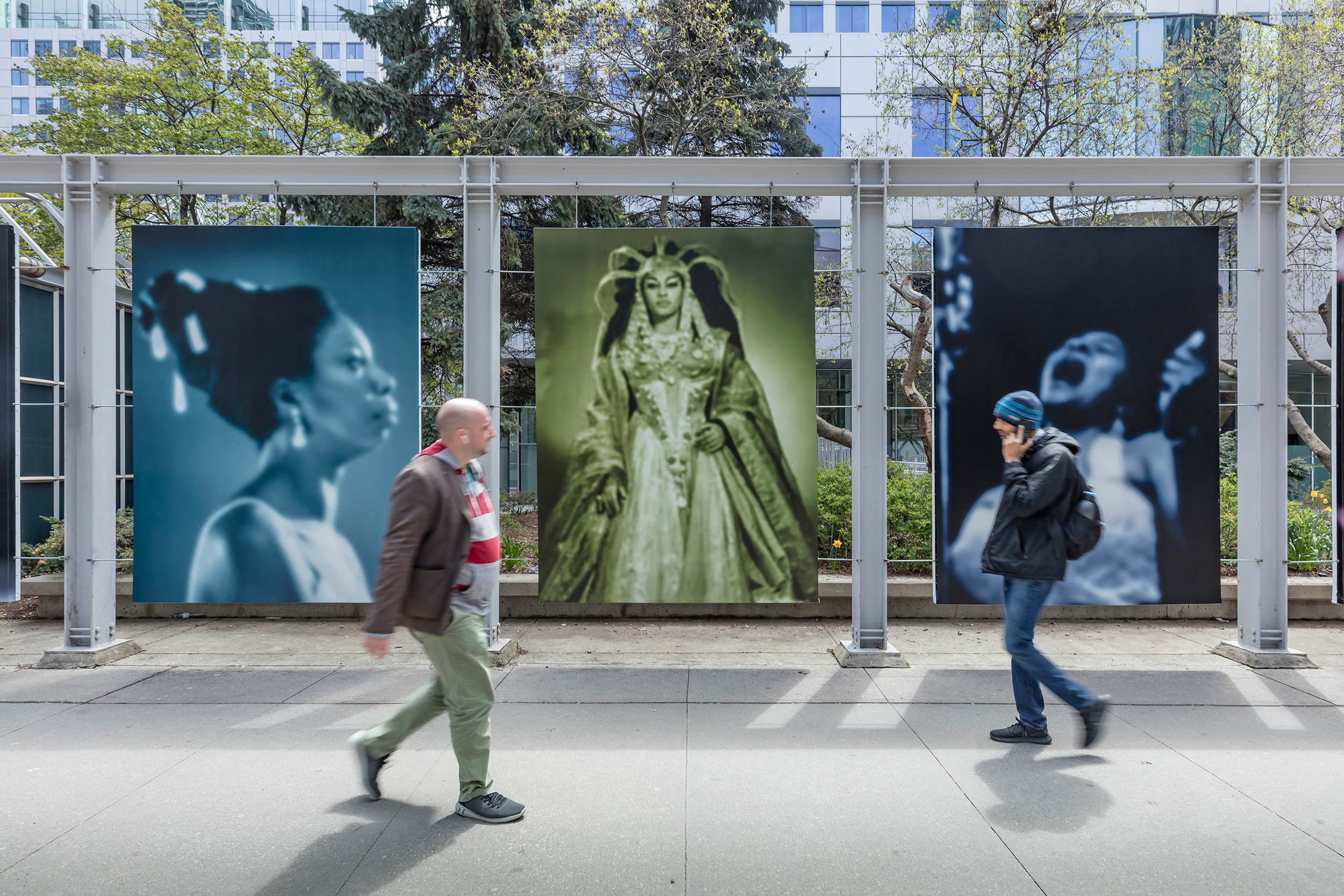     Carrie Mae Weems, Slow Fade to Black, 2010., Public Installation at Metro Hall, King St. W. at
John St., Toronto, April 23–June 4, 2019. Photo: Toni Hafkenscheid. Courtesy Scotiabank
CONTACT Photography Festival, the artist, and Jack Shainman Gallery, New York, NY.

