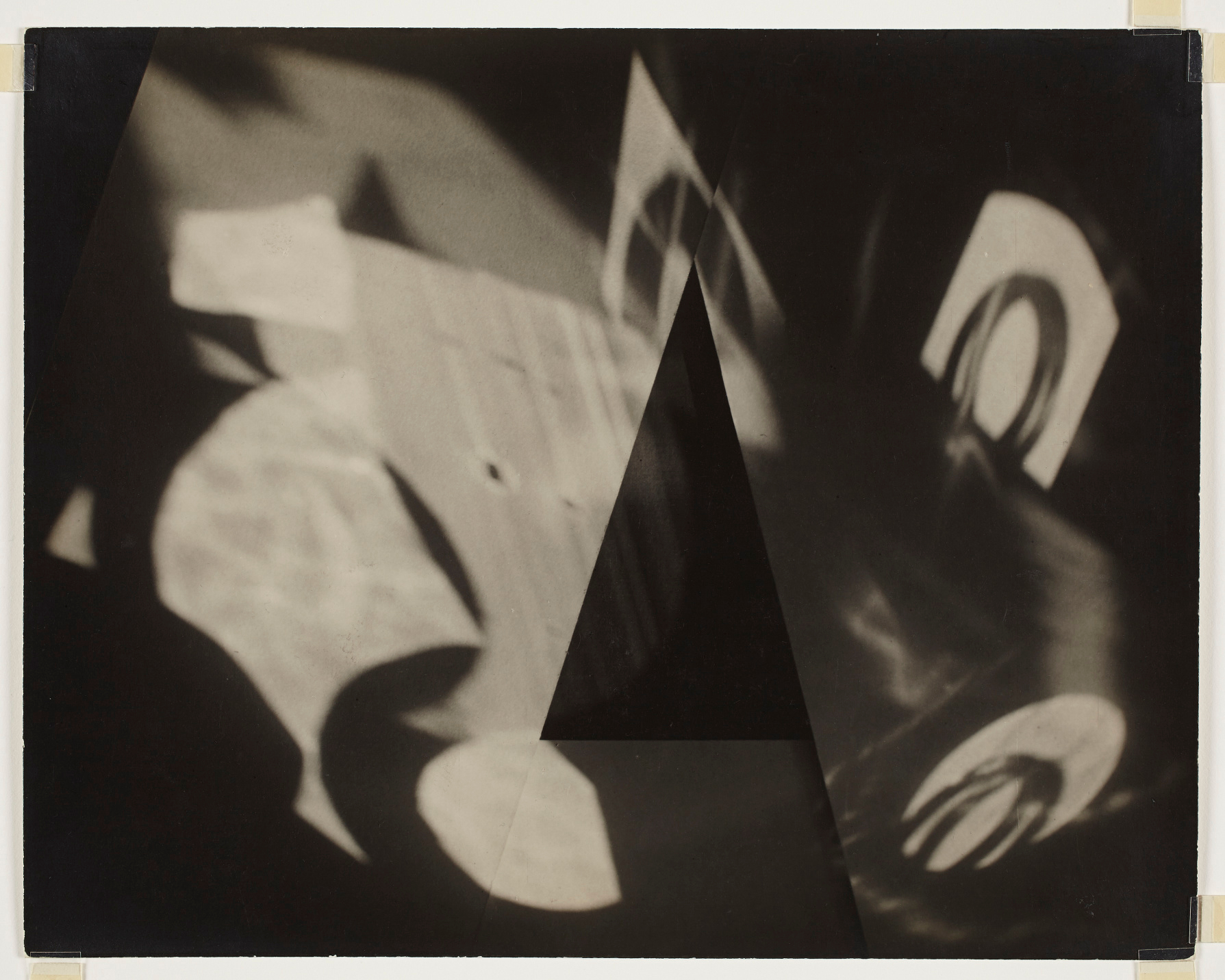     Jaromir Funke, Abstraction, 1925-1930. Gelatin silver print, Sheet: 23.1 × 29.2 cm. Malcolmson Collection. Gift of Harry and Ann Malcolmson in partnership with a private donor, 2014. © Art Gallery of Ontario 2014/550. AGO.114541

