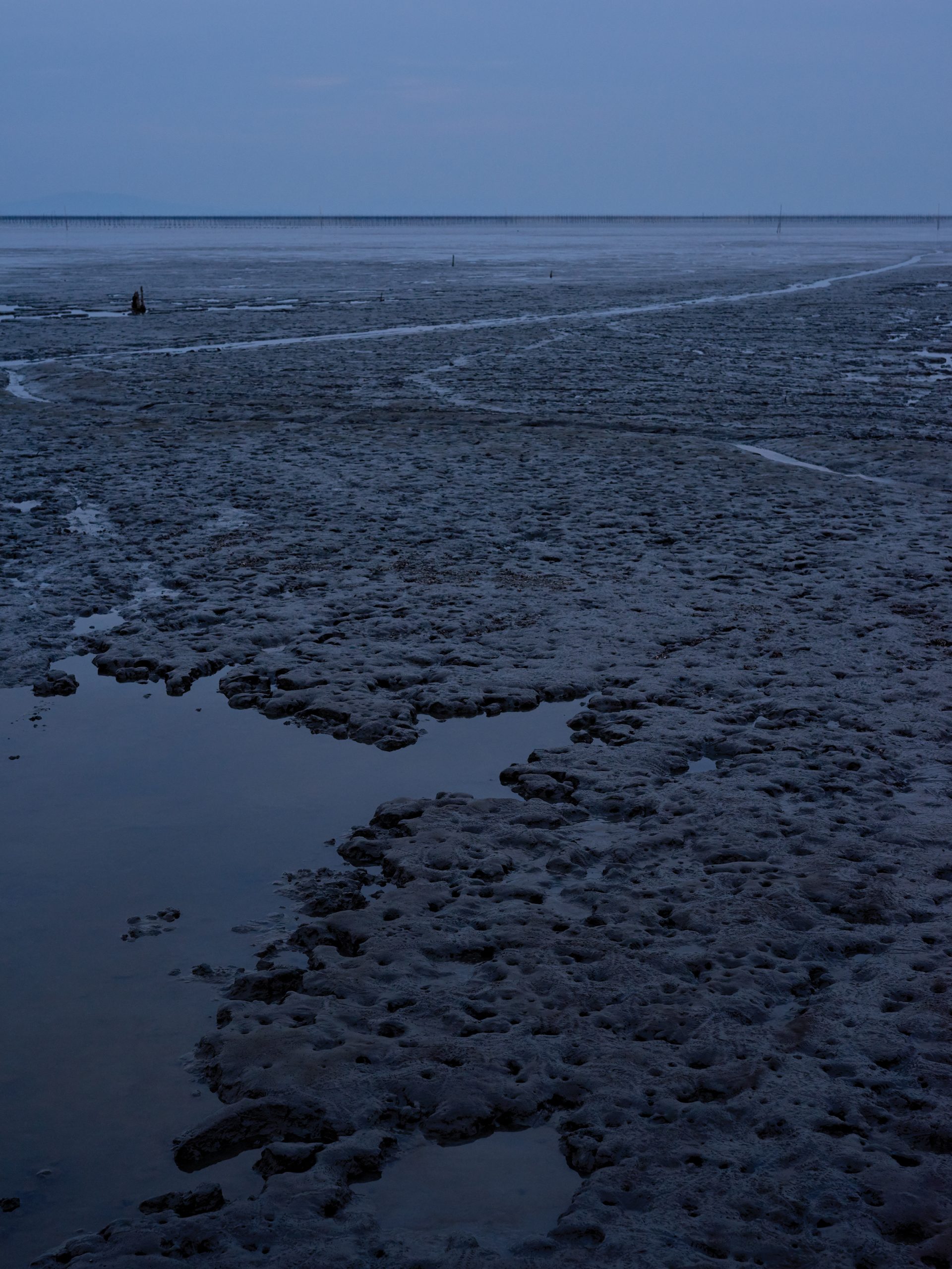     Guillaume Simoneau, Untitled (dusk 04), Takeo city, Saga prefecture, Japan, 2016. © Guillaume Simoneau / courtesy Stephen Bulger Gallery

