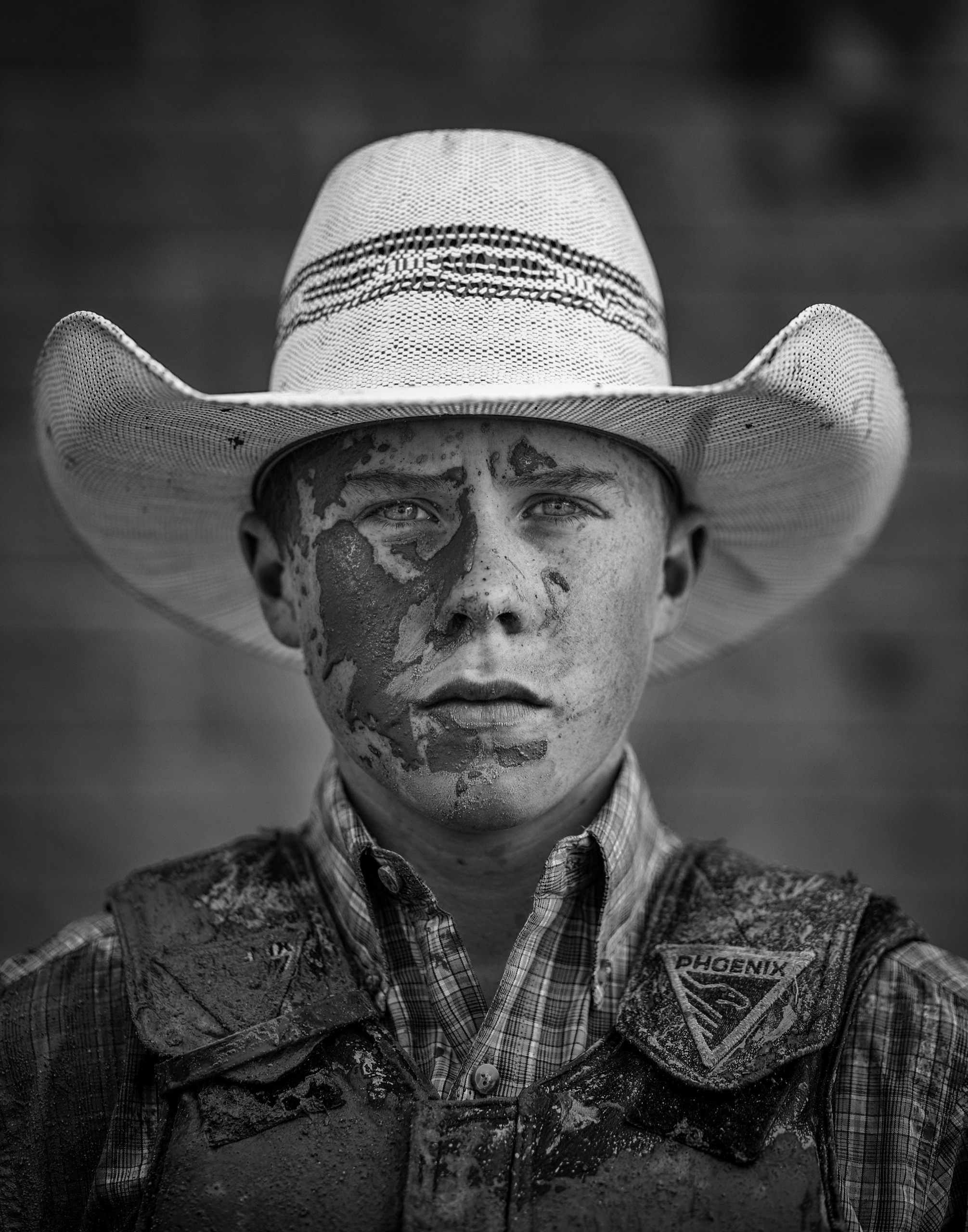      Leah Hennel, Novice steer rider Kade McDonald of Melville, Sask., 2017

