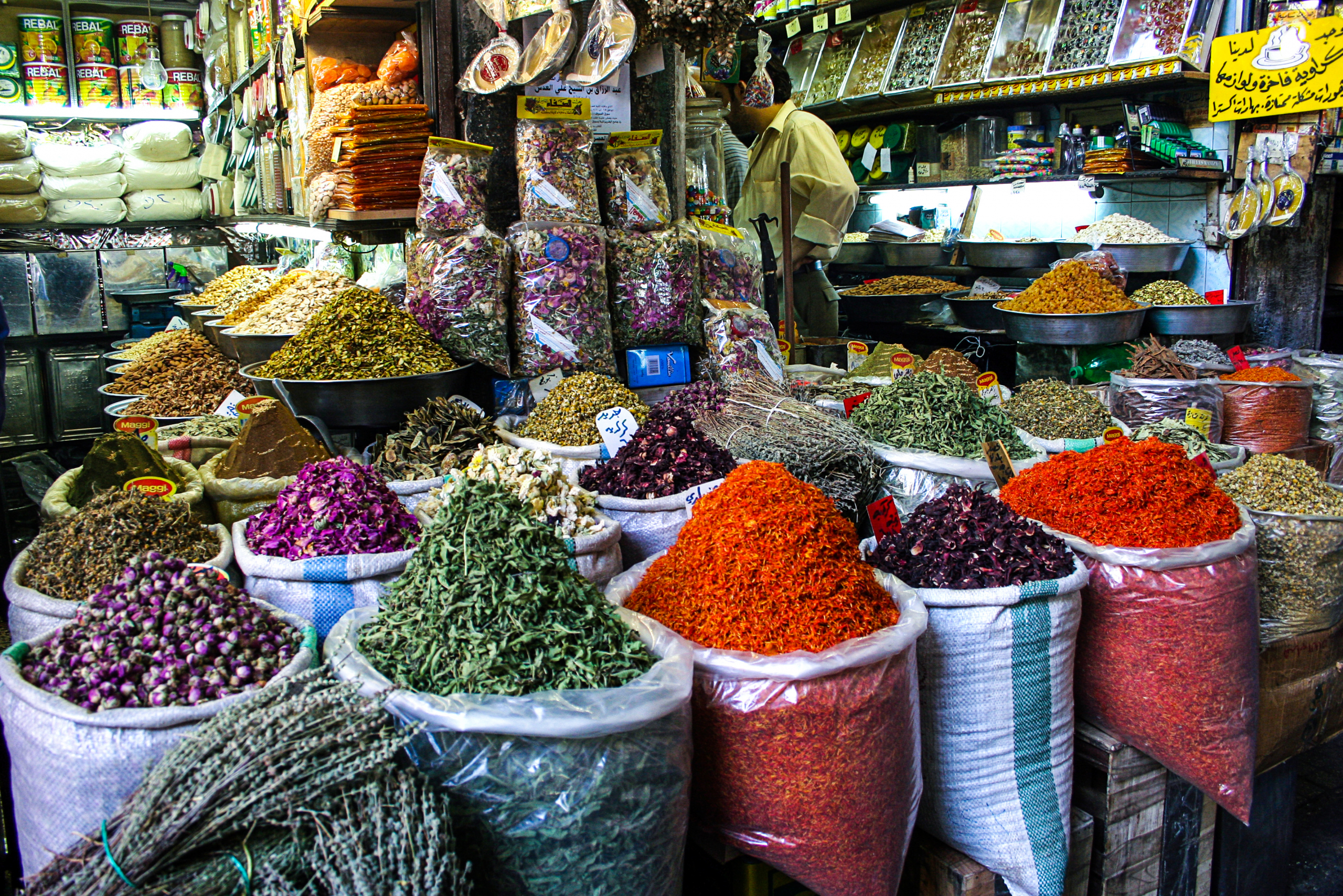     Maha Munaf, Al-Buzuriyah Souq &#8211; Damascus, 2006

