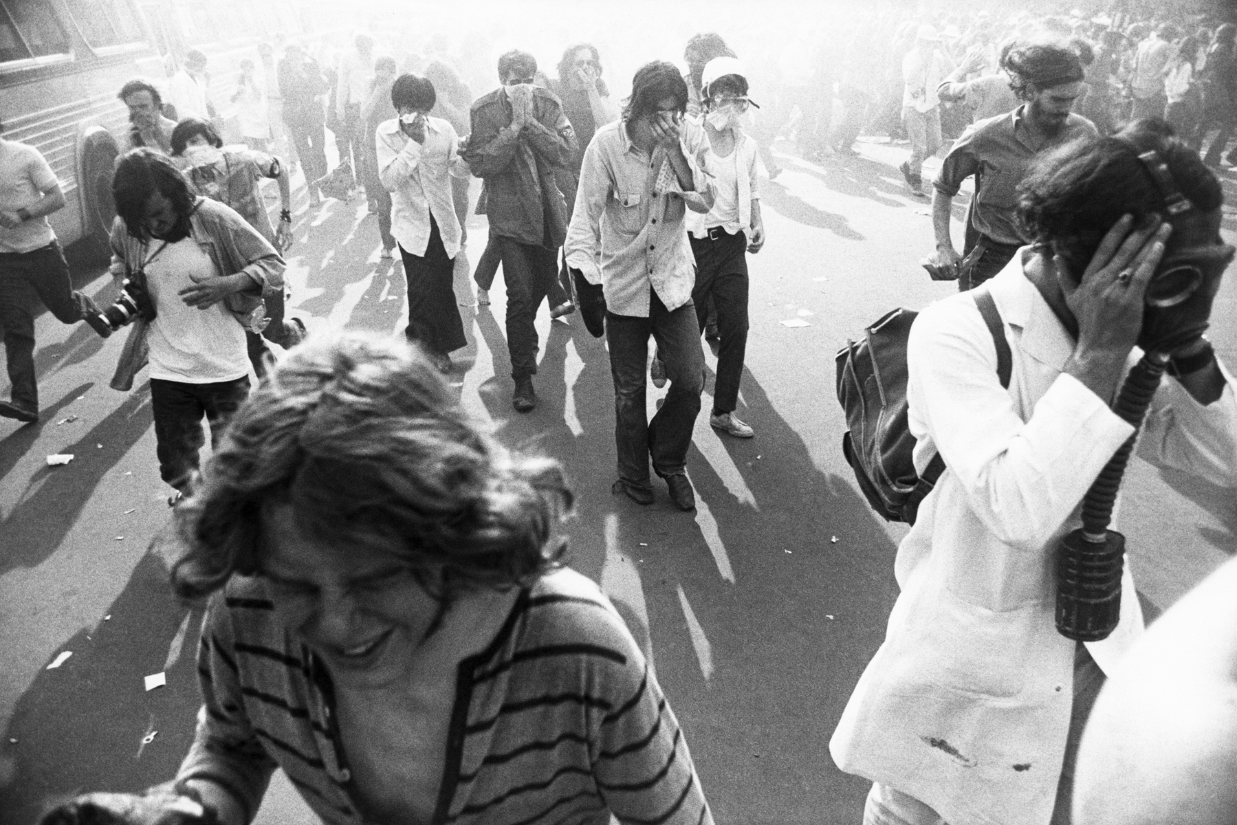     Garry Winogrand, Kent State Demonstration, Washington, D.C., 1970. Gelatin silver print, 35.6 x 43.2 cm. Collection of the Art Gallery of Ontario. Purchase, with funds generously donated by Martha LA McCain, 2015. 2014/1341.
© The Estate of Garry Winogrand, courtesy Fraenkel
Gallery, San Francisco.


