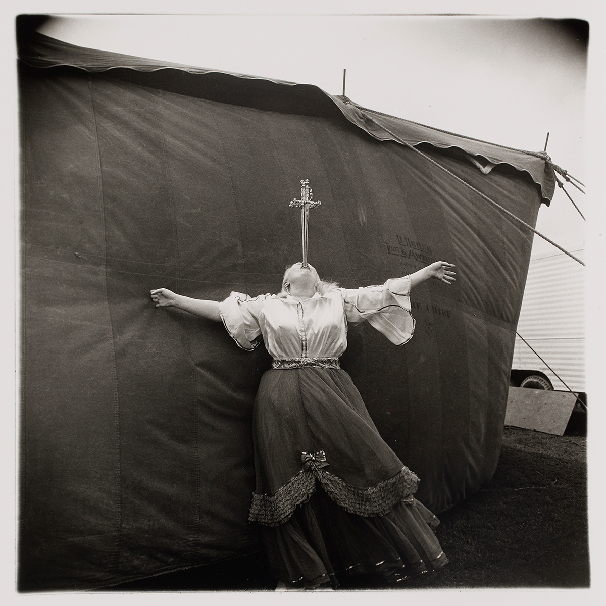     Diane Arbus, Albino sword swallower at a carnival, Md., 1970. Gelatin silver print, 50.8 x 40.6cm (sheet). Private collection, Toronto. © The Estate of Diane Arbus.

