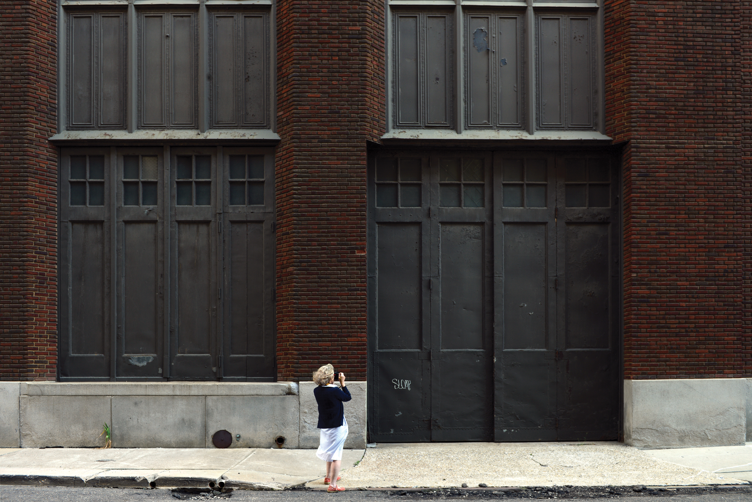     Suzy Lake, 322 Beaubien, Dorothy Evers-Marx, 1908, 2014/16. Archival inkjet print, 20 x 30”. Courtesy of Georgia Scherman Projects.

