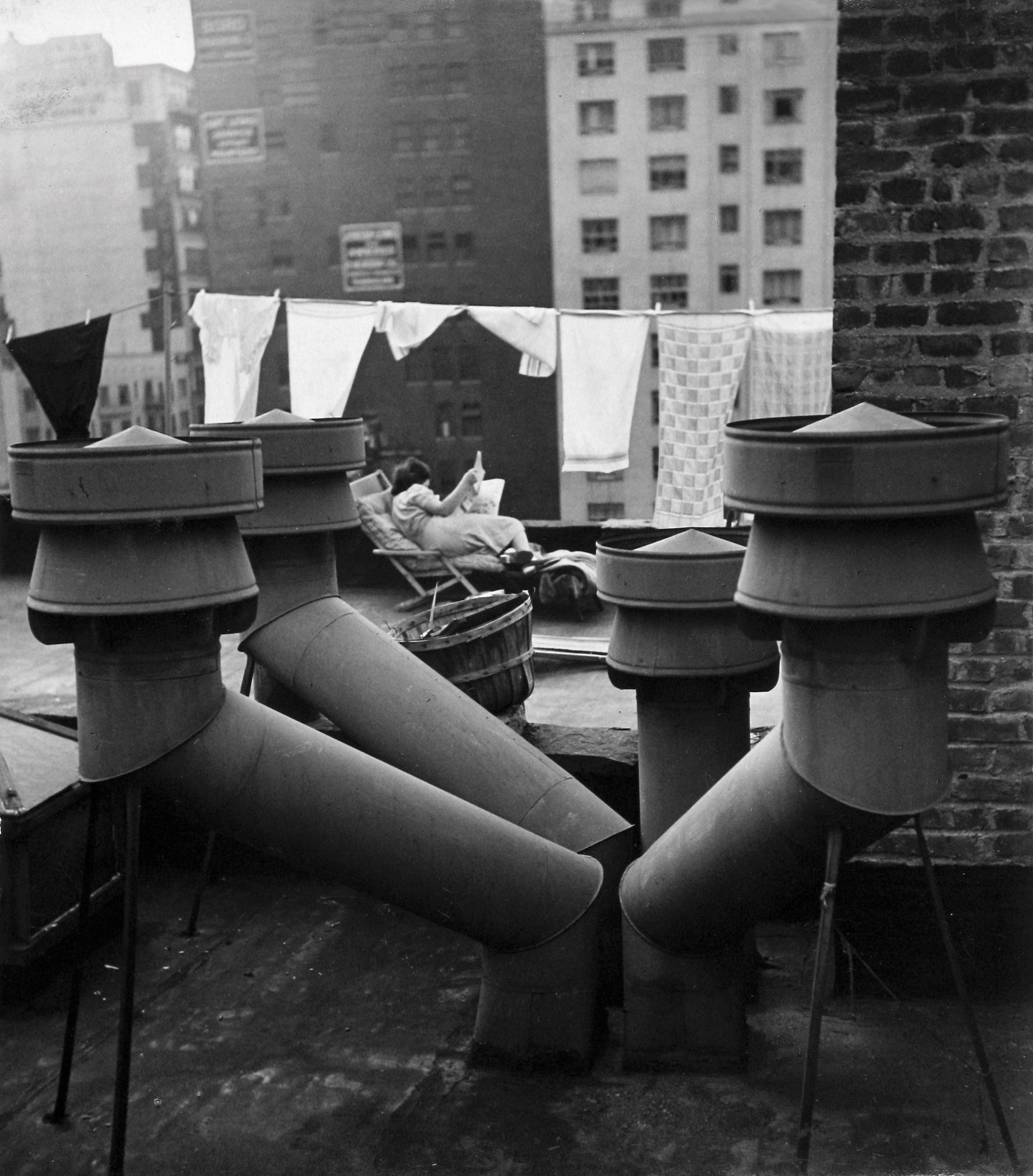     André Kertész, West 20th Street, New York, 1943 © The Estate of André Kertész

