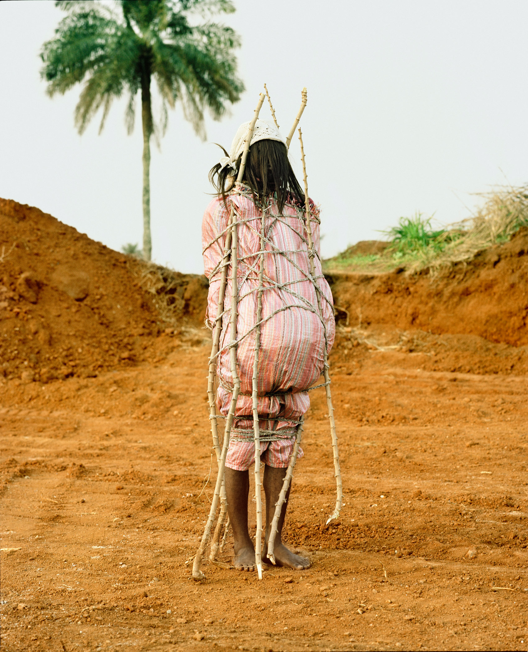     Namsa Leuba, Statuette Ndoki, SalÃ©ou Guinea, from the series Ya Kala Ben, 2011 Courtesy of the artist

