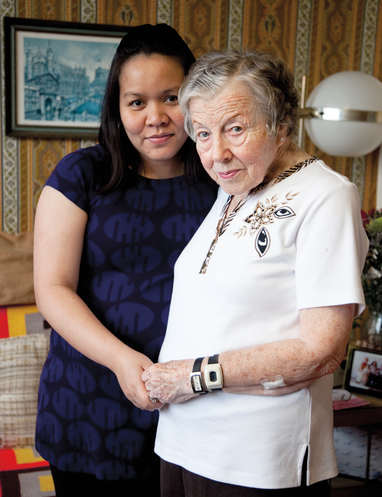     Debra Friedman, Shirley and Charmaine, Toronto, 2011 

