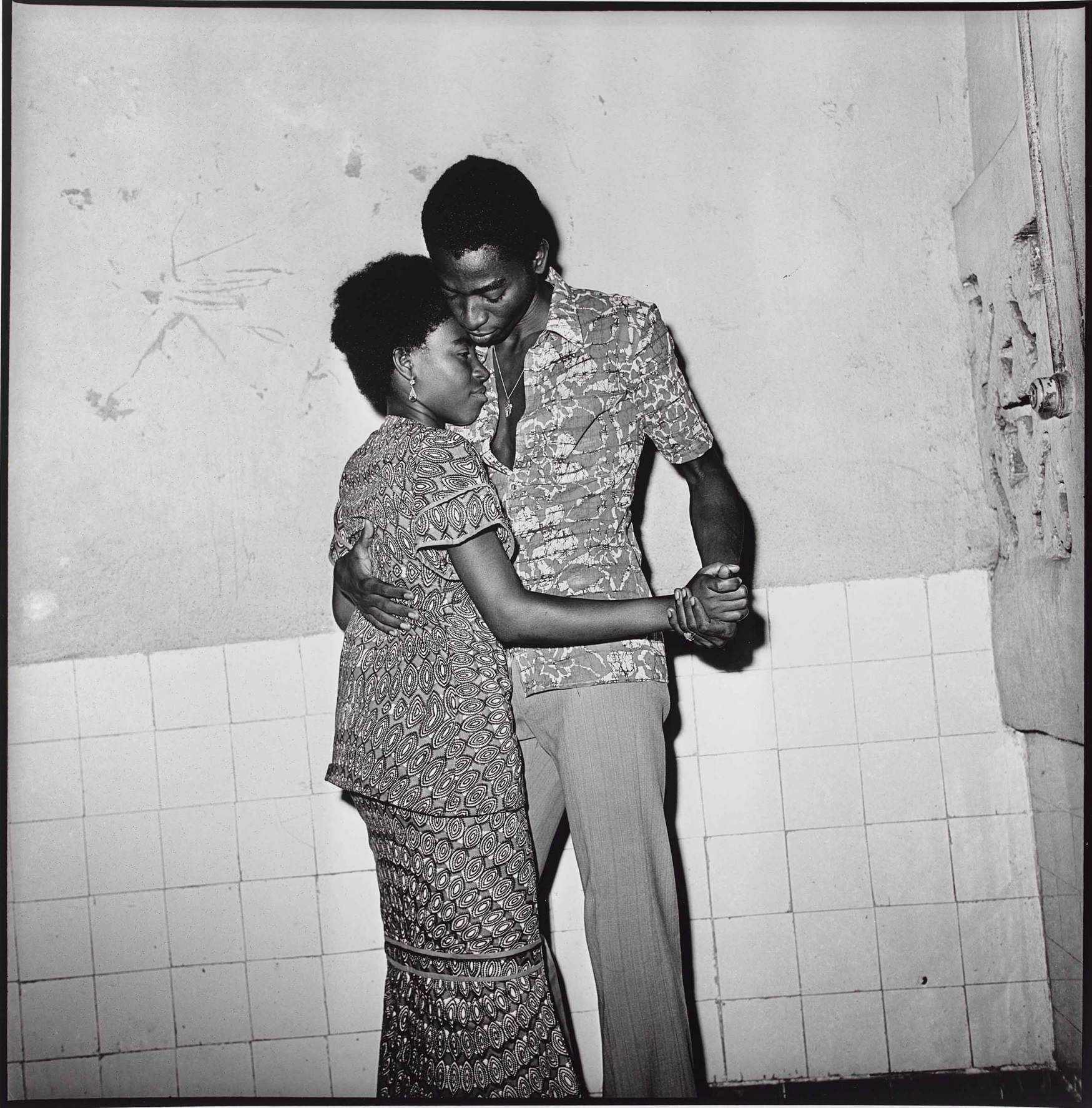 Paul Kodjo, Untitled, 1970s. Gelatin silver print, 50 x 40 cm. Art Gallery of Ontario, Purchase, with funds from the Photography Curatorial Committee, 2020. © Paul Kodjo, courtesy Les Rencontres du Sud 2019/2330.