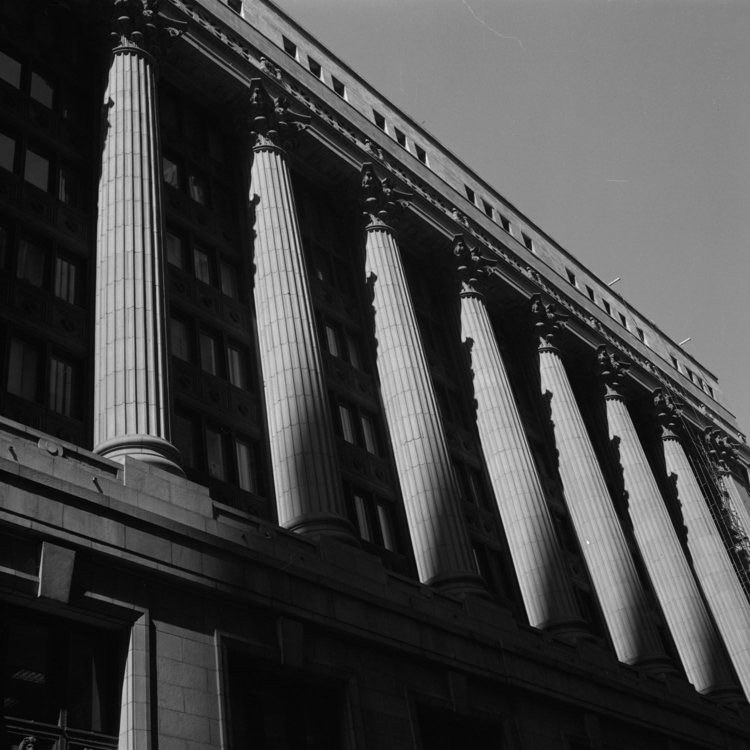     Paul Till, Columns, Chicago, 2005, Silverprint, 45cmX45cm

