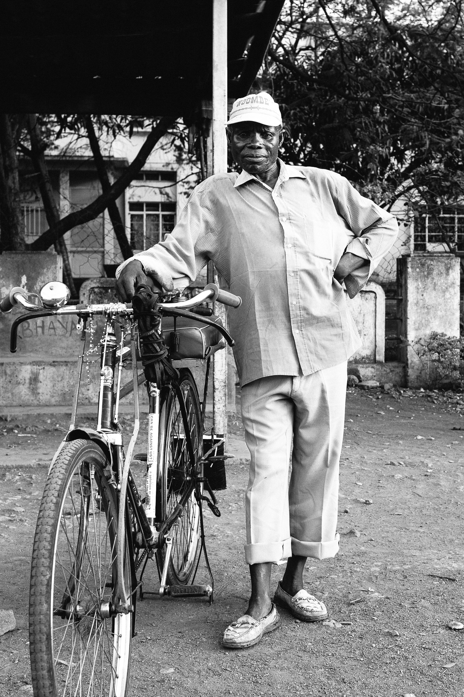 Leyla Jeyte, man with bicycle, 2016. Courtesy of the artist