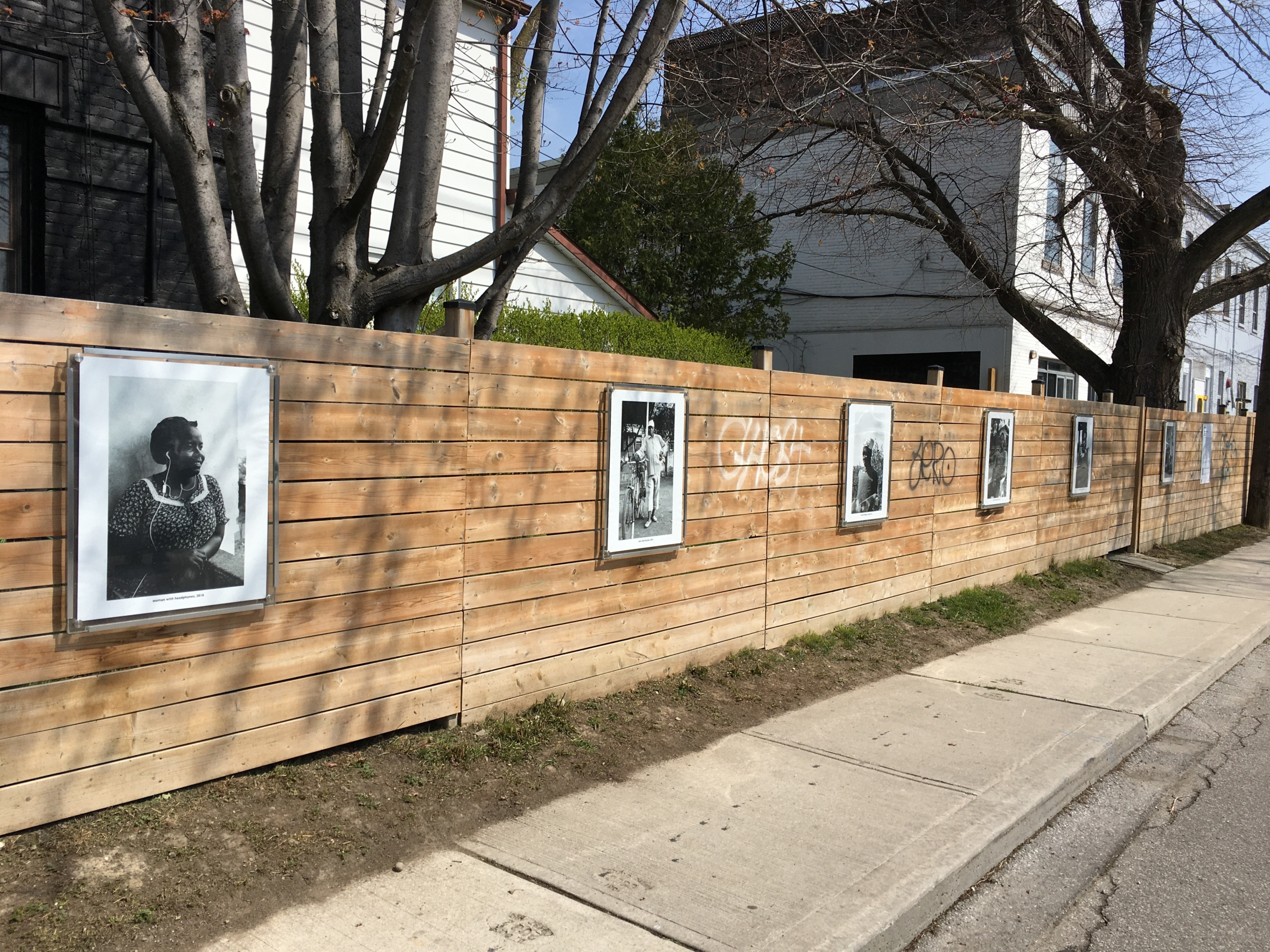     Leyla Jeyte, if they saw me, i would live, installation view, exterior, BAND Gallery, 2021. Courtesy of the artist and BAND Gallery.

