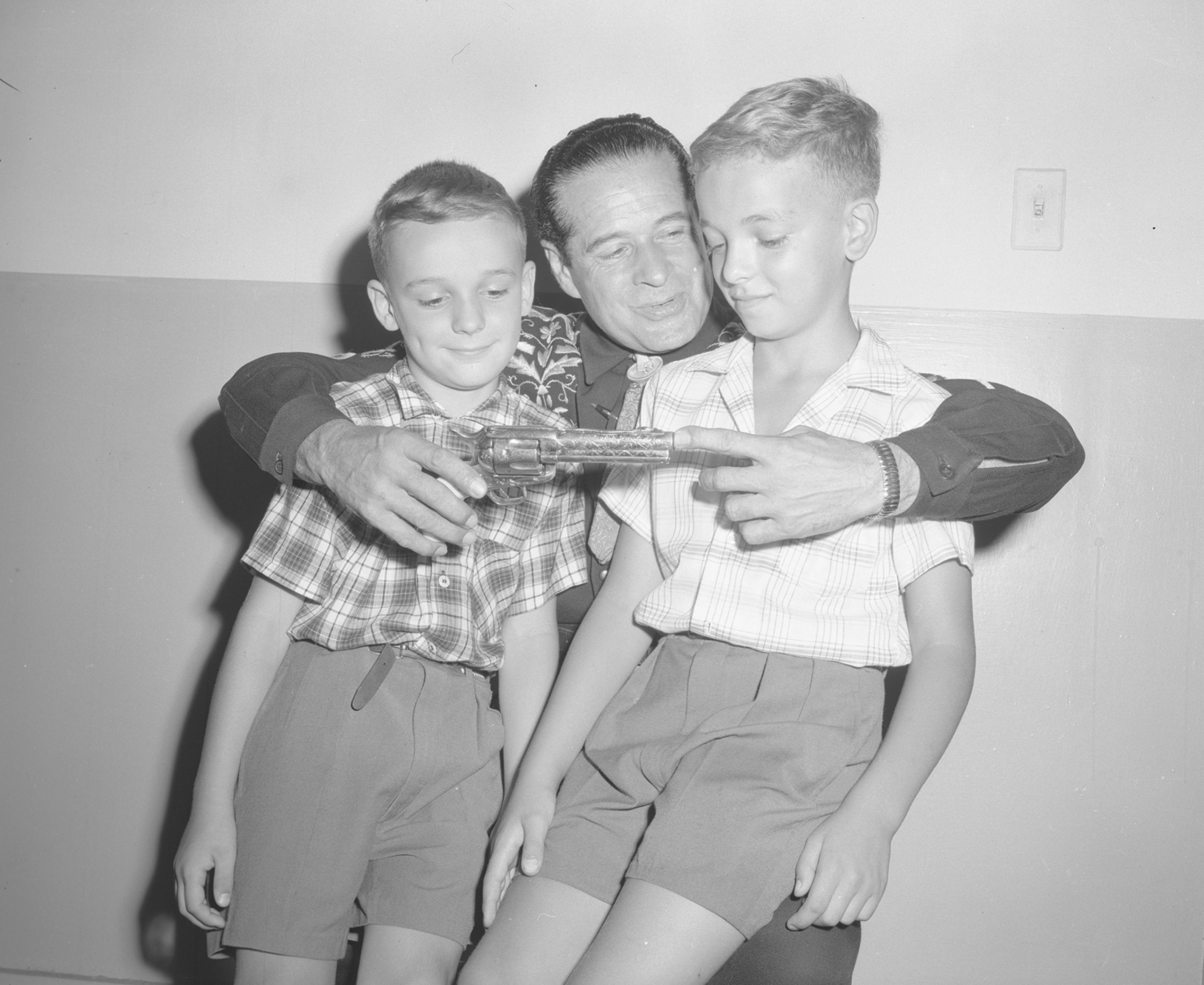 Cisco Kid with Fans, 1959. Canadian National Exhibition Archives, MG5-F264-I3. Courtesy of the CNEA