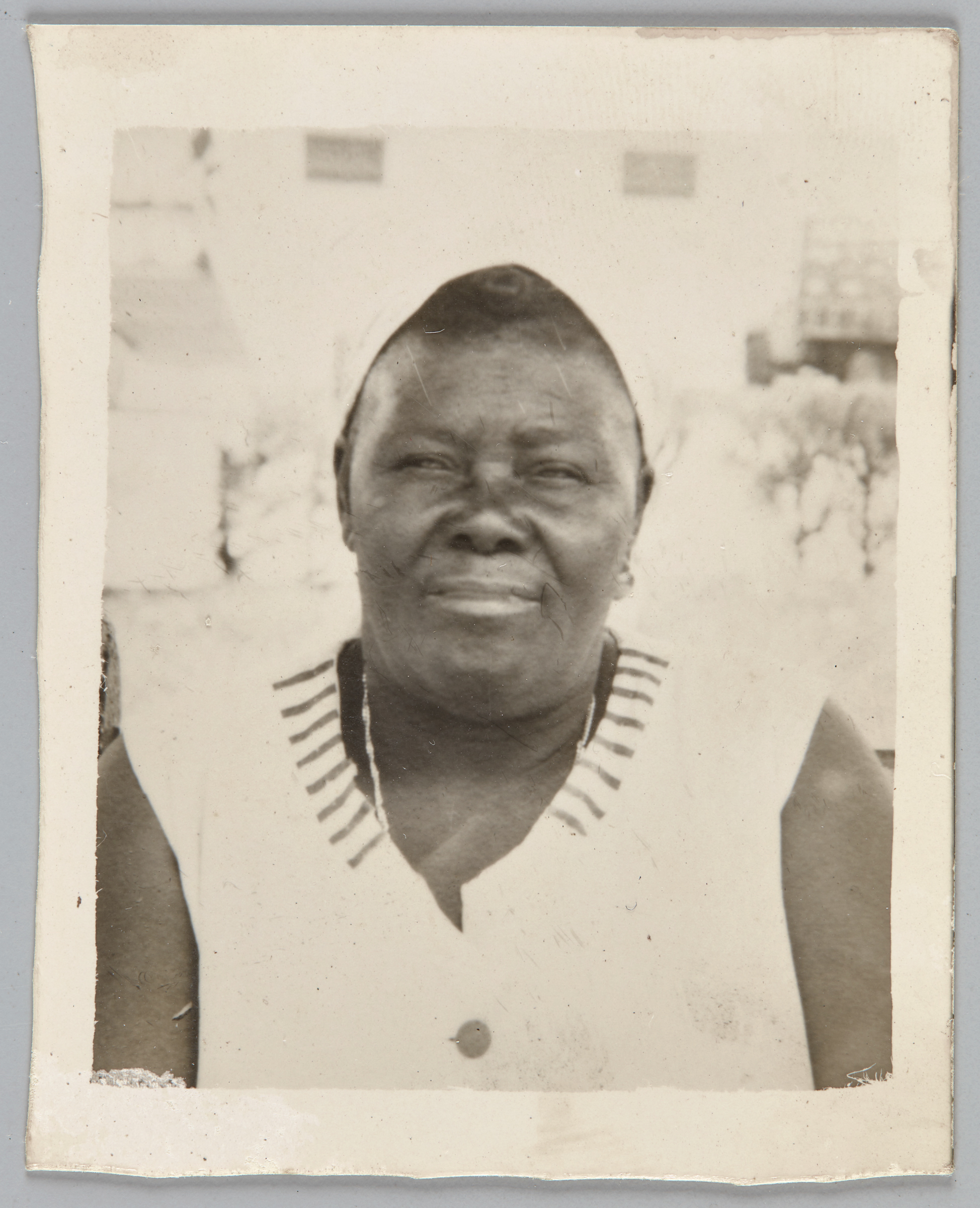 Unknown photographer, Passport photograph of Haitian immigrant worker in Cuba, date unknown. Courtoisie du Centre International de Documentation et d'Information Haïtienne, Caribéenne et Afro-canadienne (CIDHICA)